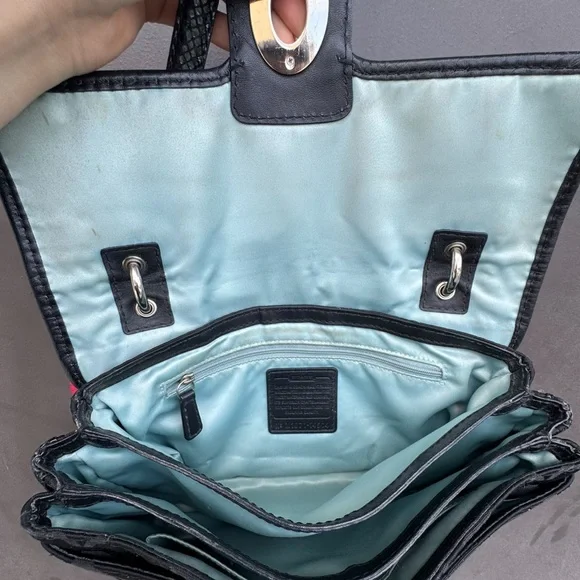 Authentic Coach Black Signature Shoulder Bag w/ Snakeskin - Picture 4 of 6